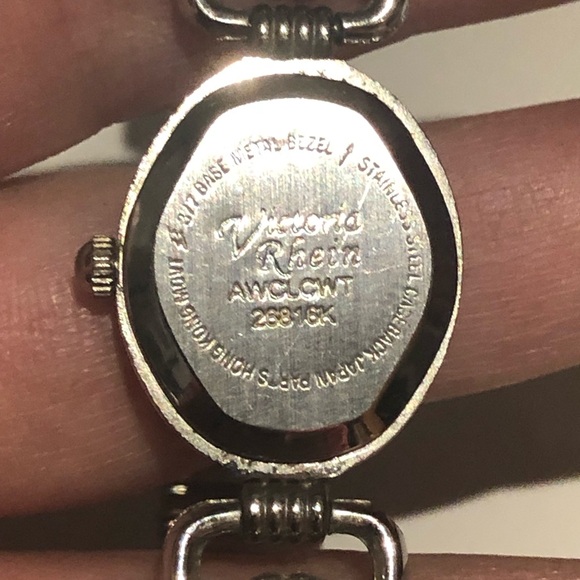 3/$40 Victoria Rhein silver tone watch - Picture 6 of 6